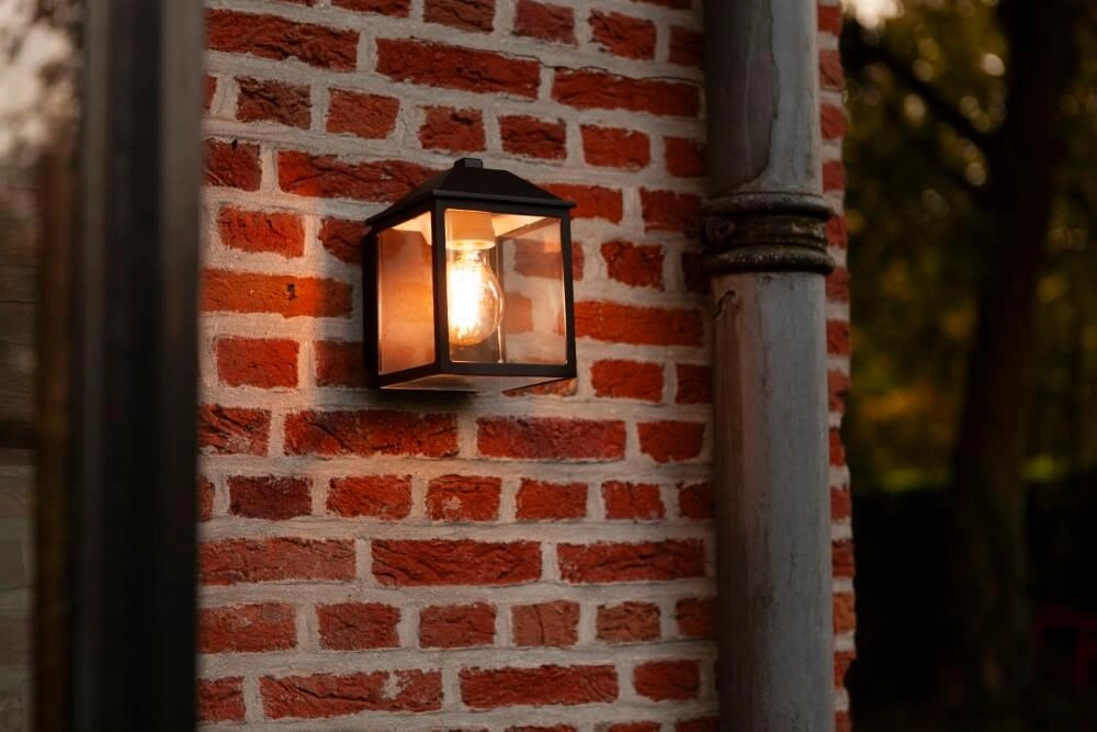 Jolie applique Spire noir Lutec 6939412015682