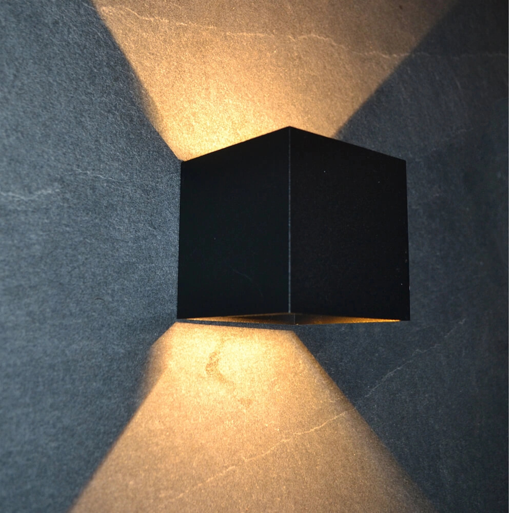 Spot murale Roty Cube Noir Lyora 8716803509283