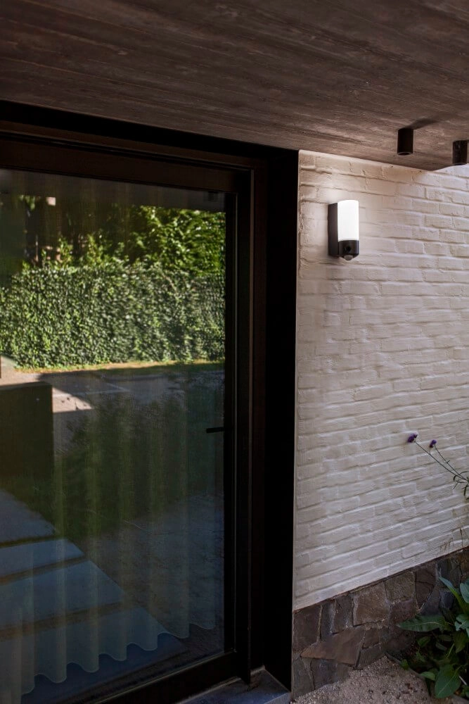 Applique cylindrique Pollux avec un appareil photo Lutec 6939412014036