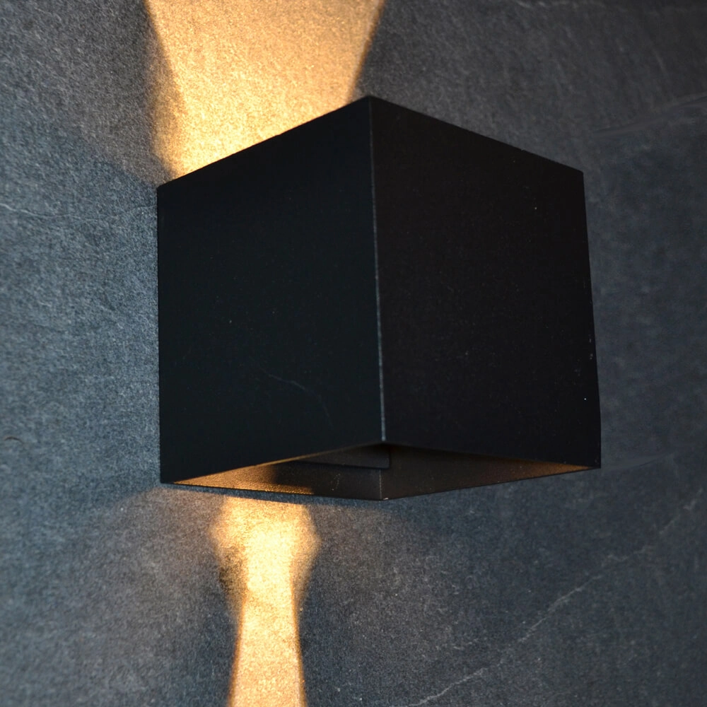 Spot murale Roty Cube Noir Lyora 8716803509283