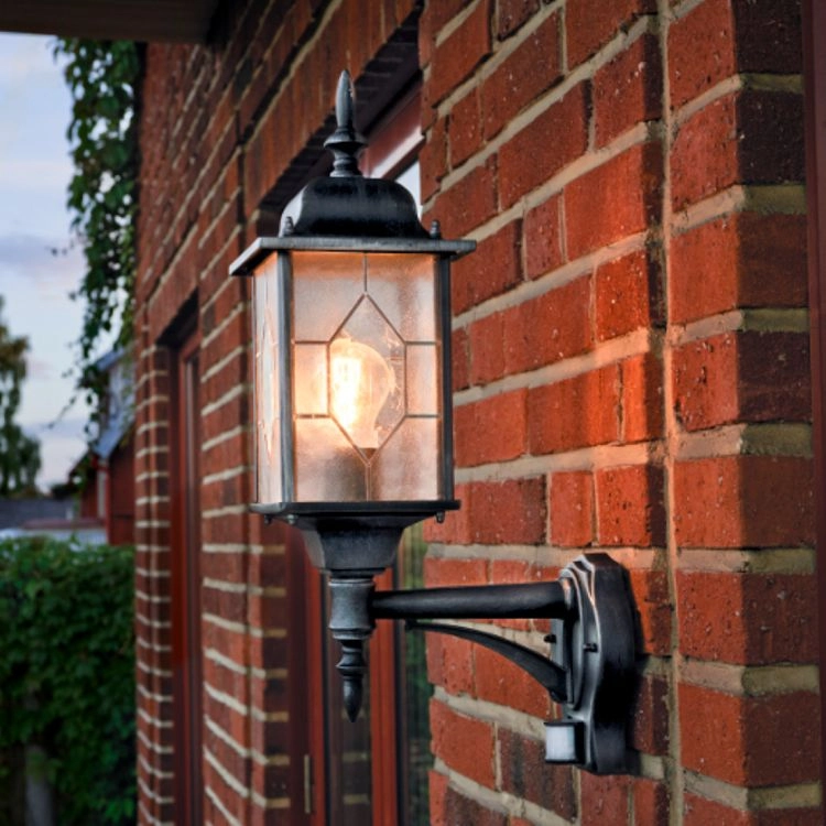 Lampe d'extérieur Milano avec capteur de mouvement KonstSmide 7318302687595