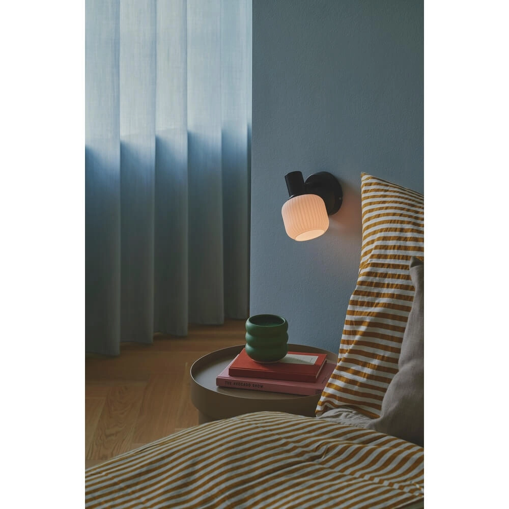 Applique murale noire Milford avec du blanc Nordlux 5704924018688