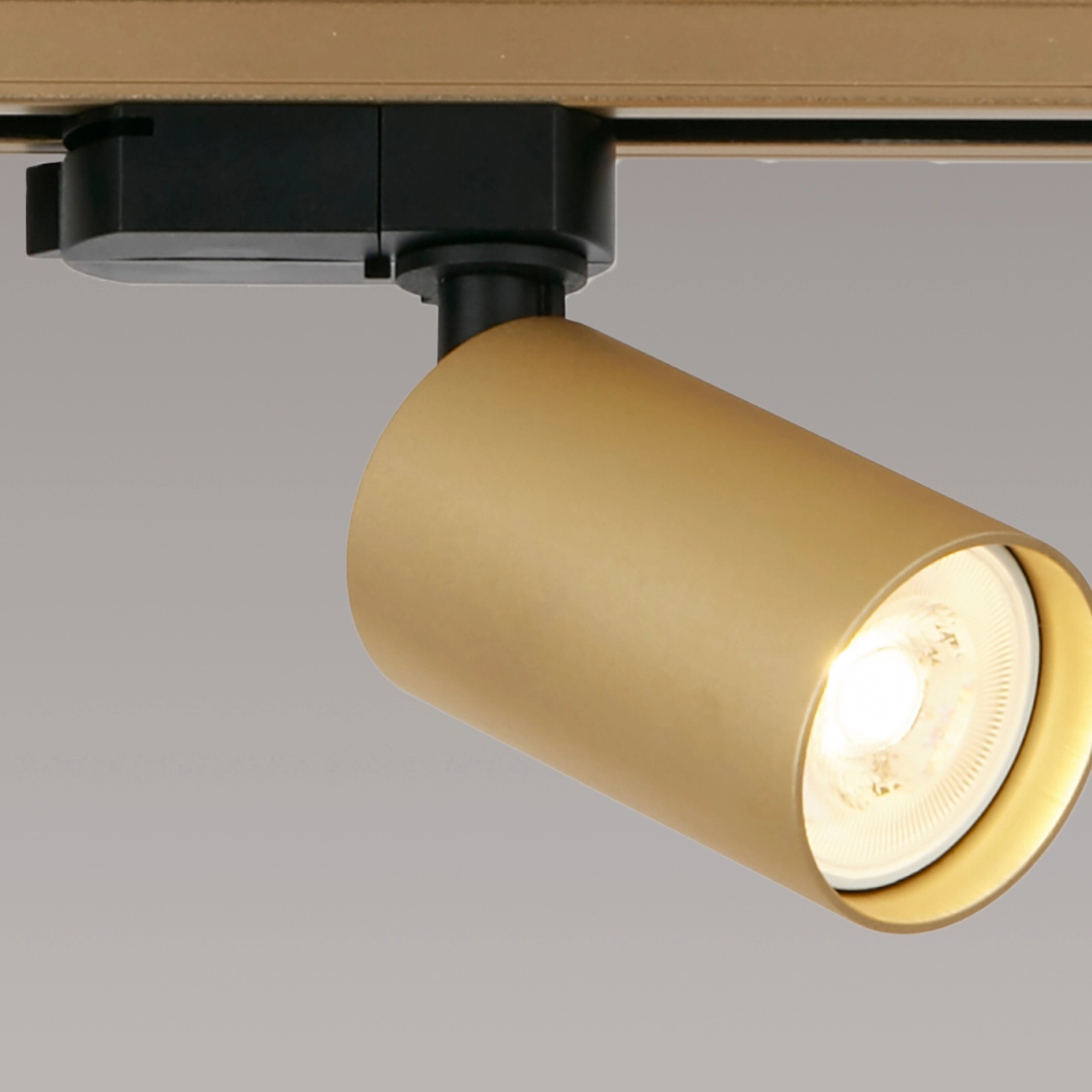 Spot ferroviaire TraQ Orion Or Lyora 5053423317069