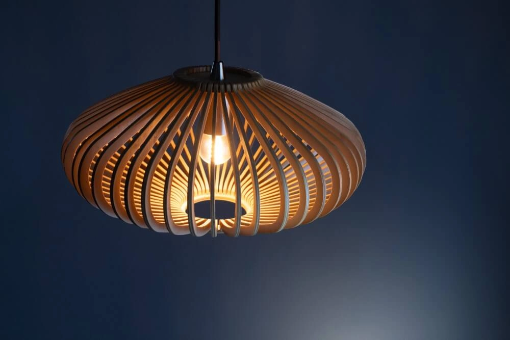 Lampe suspendue en bois Tess conception ETH 8720195307495