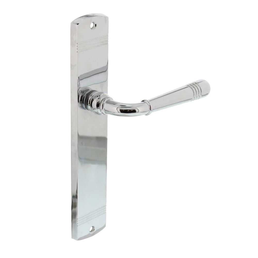 Poignée de porte classique Helena sur bouclier chrome