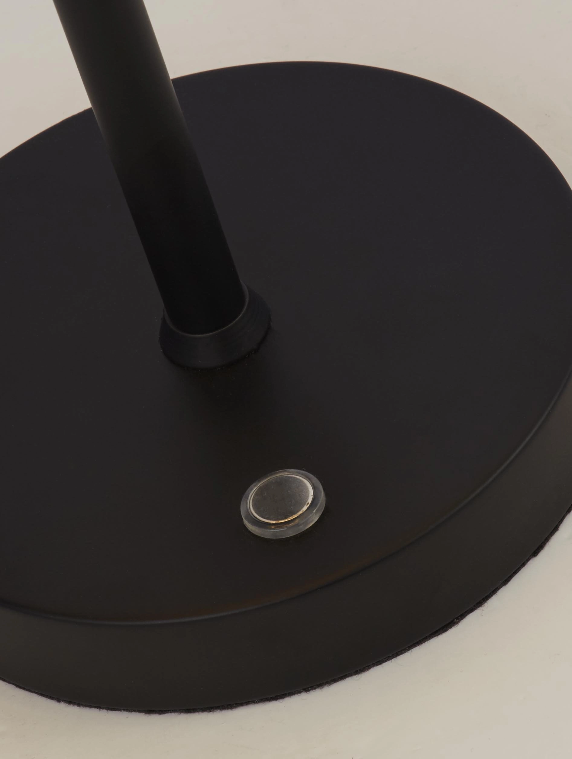 Lampe de table LED Frisbee Searchlight 5053423175737