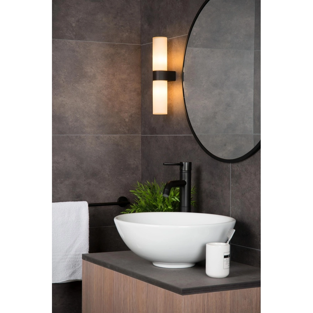 Lampe murale de conception Jesse double IP44 adapté aux toilettes Lucide 5411212040411
