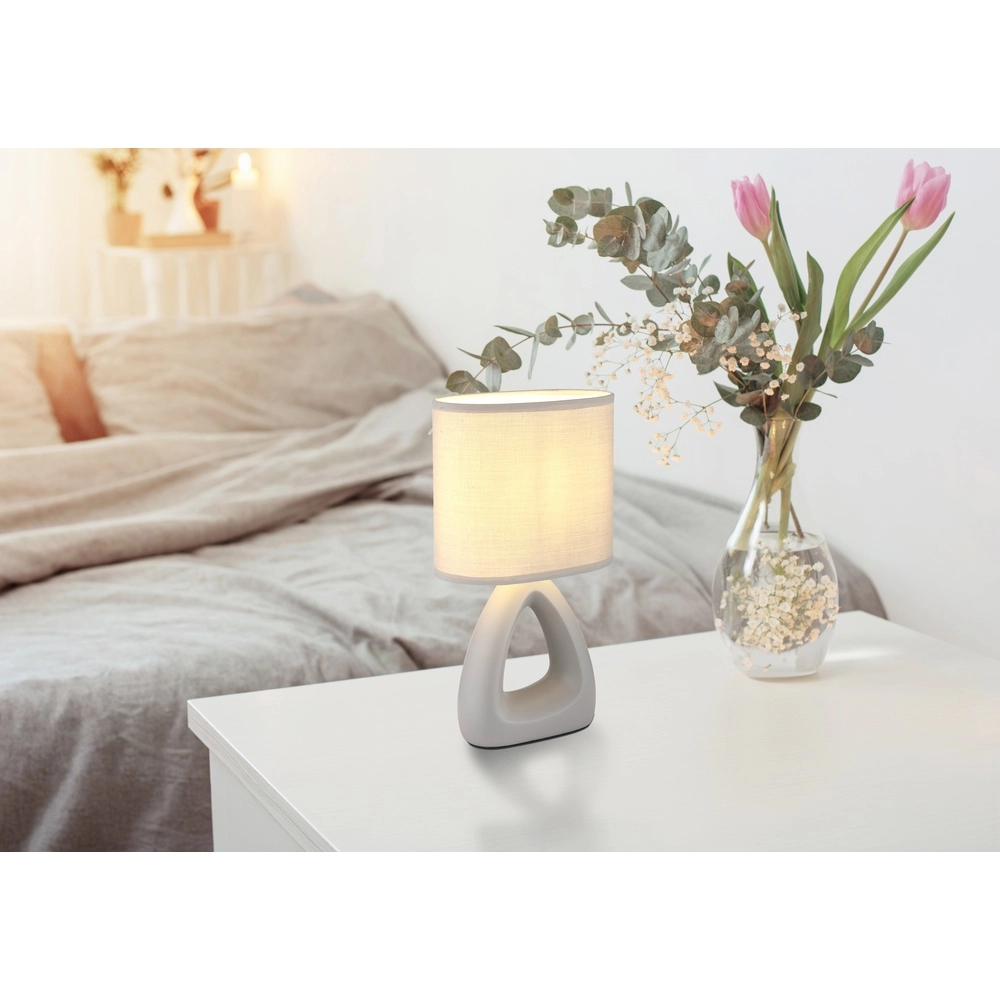 Lampe de table de conception Triangle gris Globo 9007371475513