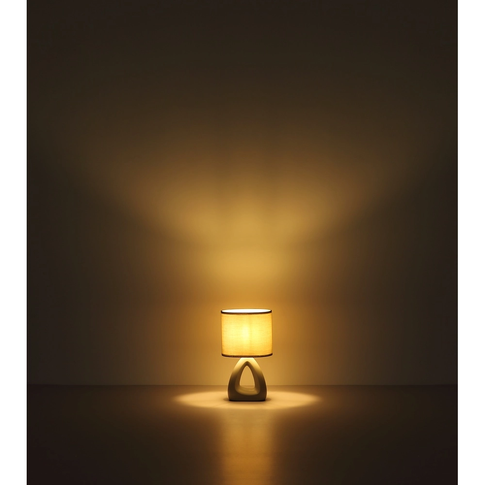Lampe de table de conception Triangle gris Globo 9007371475513