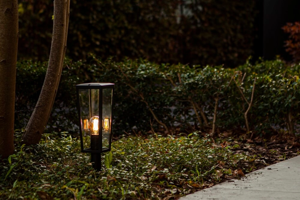 Lampe de jardin unique Pine seulement noir Lutec 6939412070643