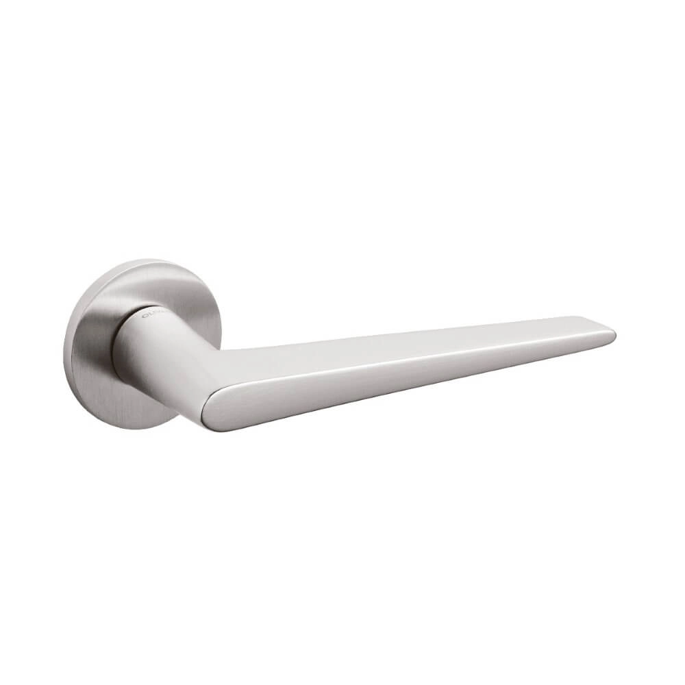 Poignée de porte design Nina sur rosace en acier inoxydable