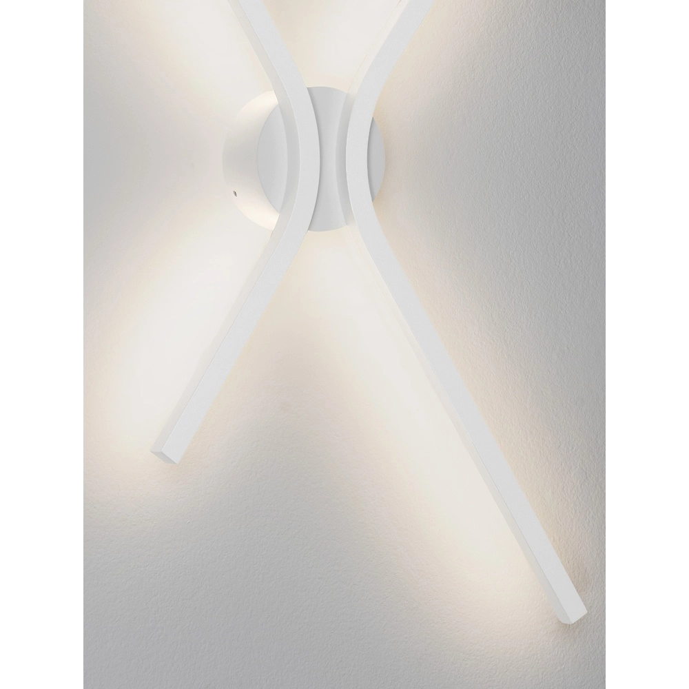 Applique murale design Akro blanc Lyora 5212017461742