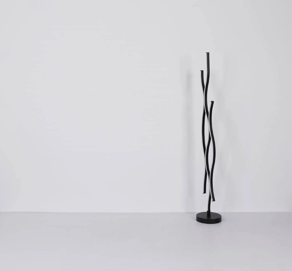 Lampadaire Geronimo noir avec du bois Globo 9007371457045