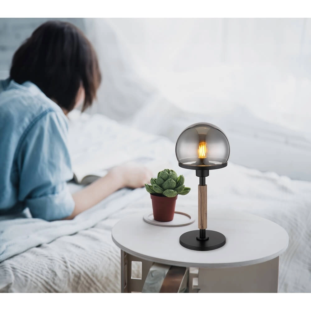 Lampe de table Haku noir avec verre fumé Globo 9007371447695