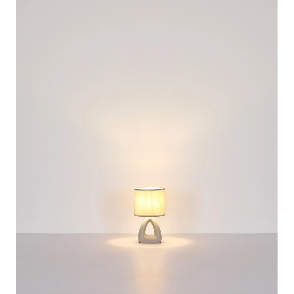 Lampe de table de conception Triangle gris Globo 9007371475513