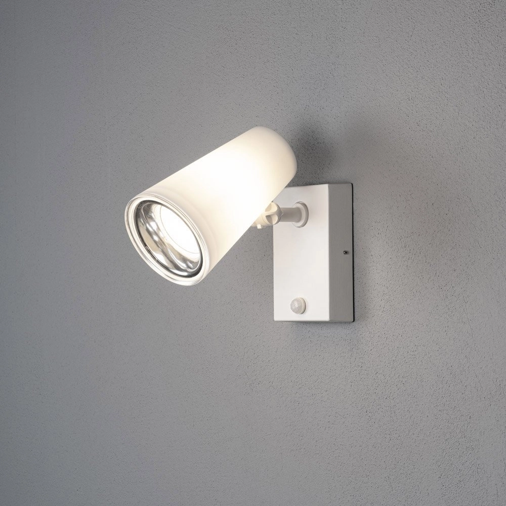 Spot monté en surface blanc Fano avec détecteur de mouvement KonstSmide 7318307873252