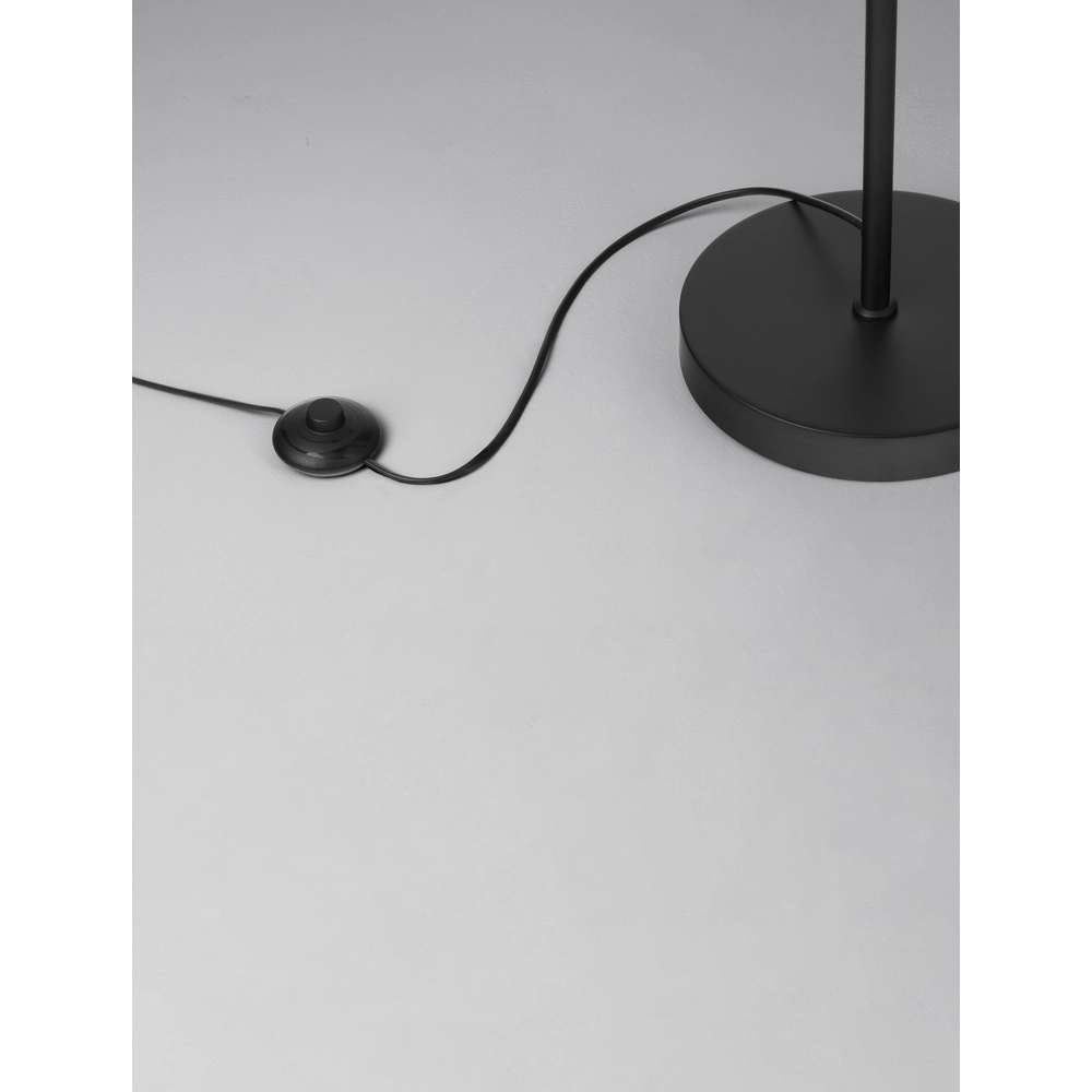 Lampadaire Caro noir et rotin Lyora 5212017453013