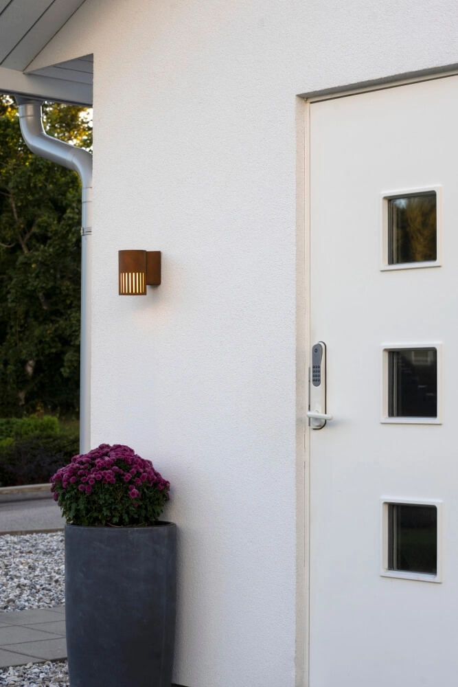 Applique murale design Pistoia Brun rouille avec verre blanc KonstSmide 7318303579721