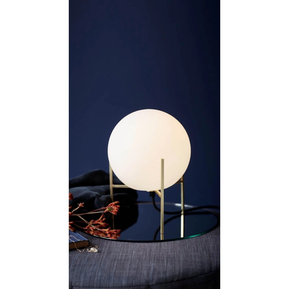 Lampe de table en verre Alton laiton avec verre blanc Nordlux 5701581416987