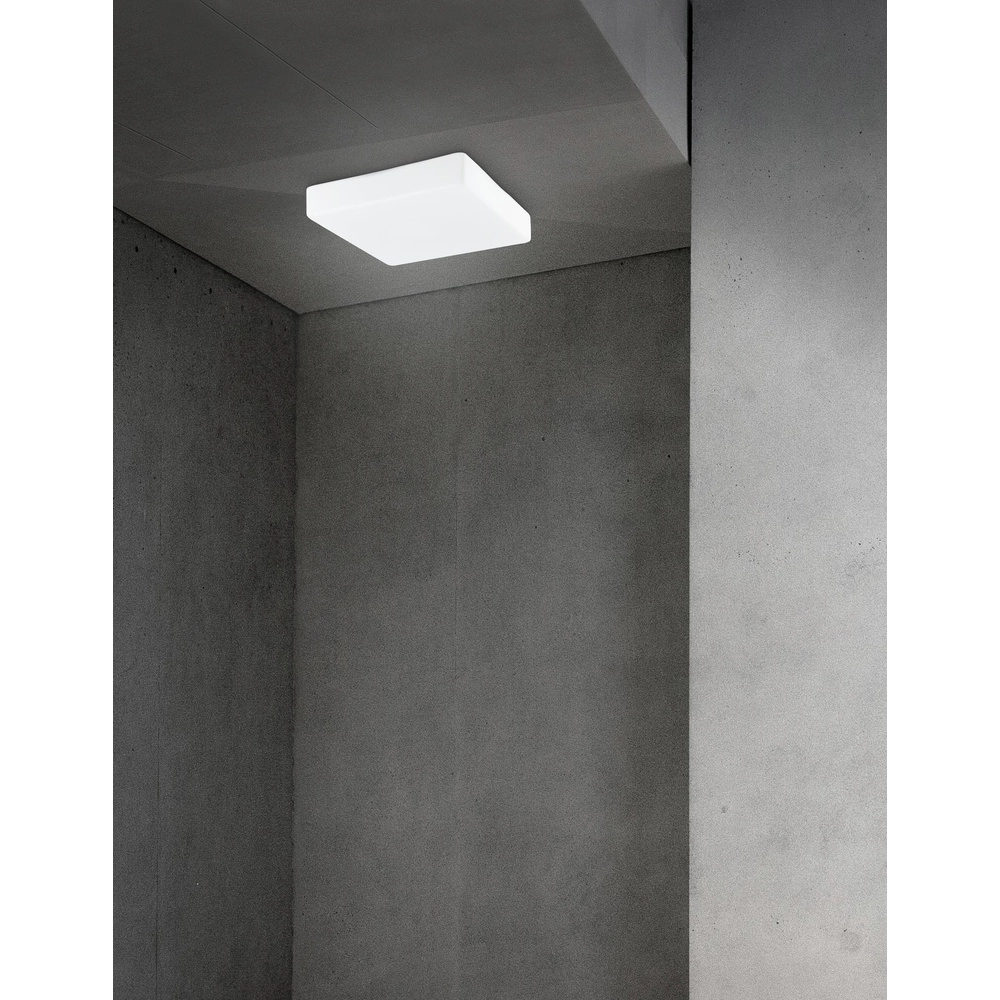 Plafonnier Cube carré 25cm Lyora 5212017405807