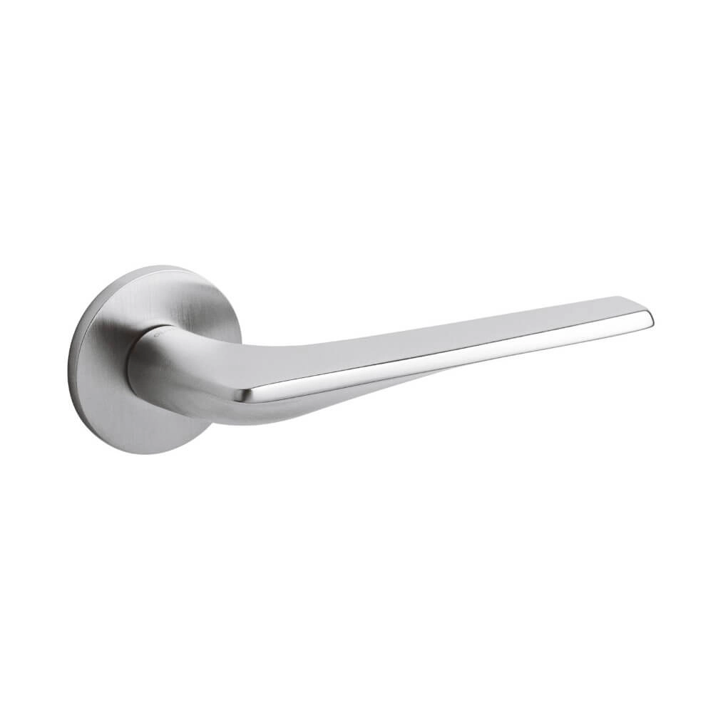 Poignée de porte design Twist chrome mat