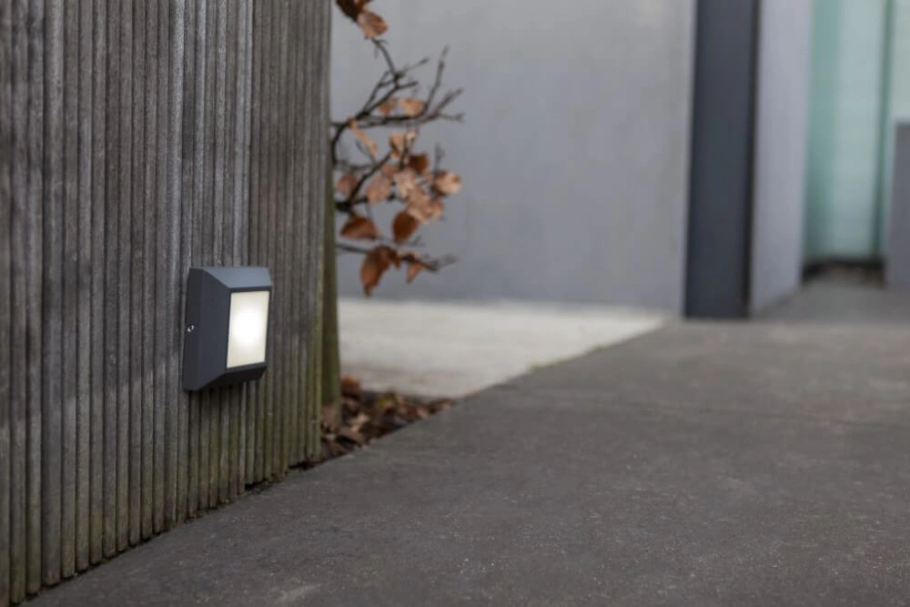 Applique Helena carré noir Lutec 6939412014449