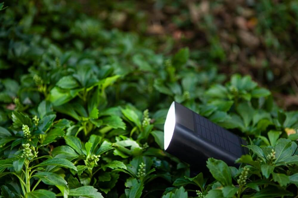 Lampe de jardin solaire Ginbo intelligent Lutec 6939412013640