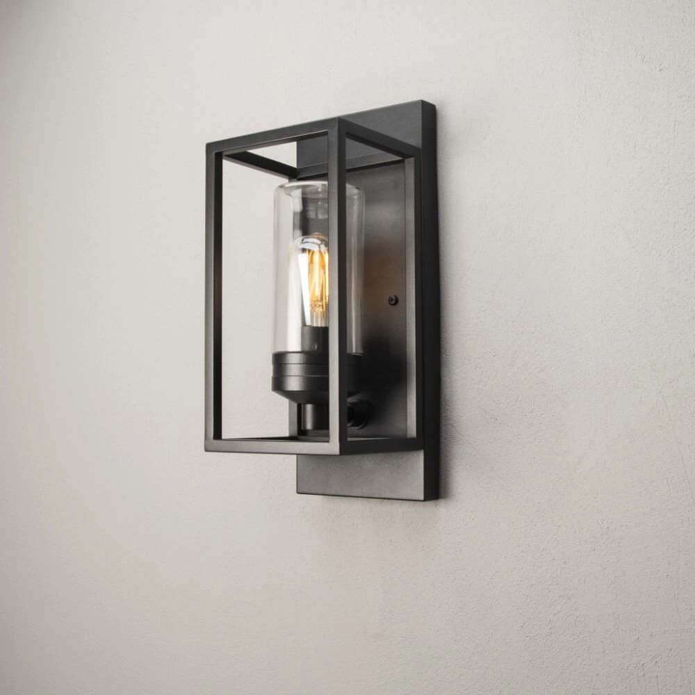 Applique noire Trani avec capteur crépusculaire KonstSmide 7318307353754