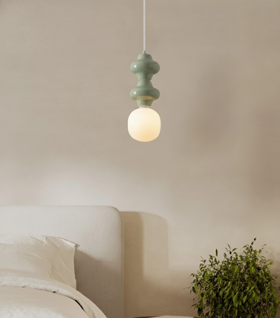 Suspension Clio M céramique vert clair avec verre blanc
