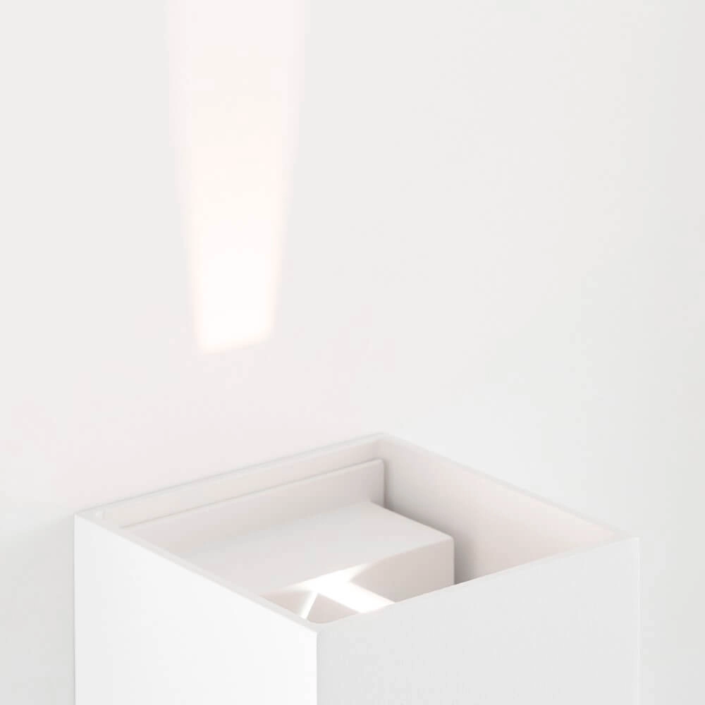 Applique Isak 10x10cm blanc Brilliant 4004353349270