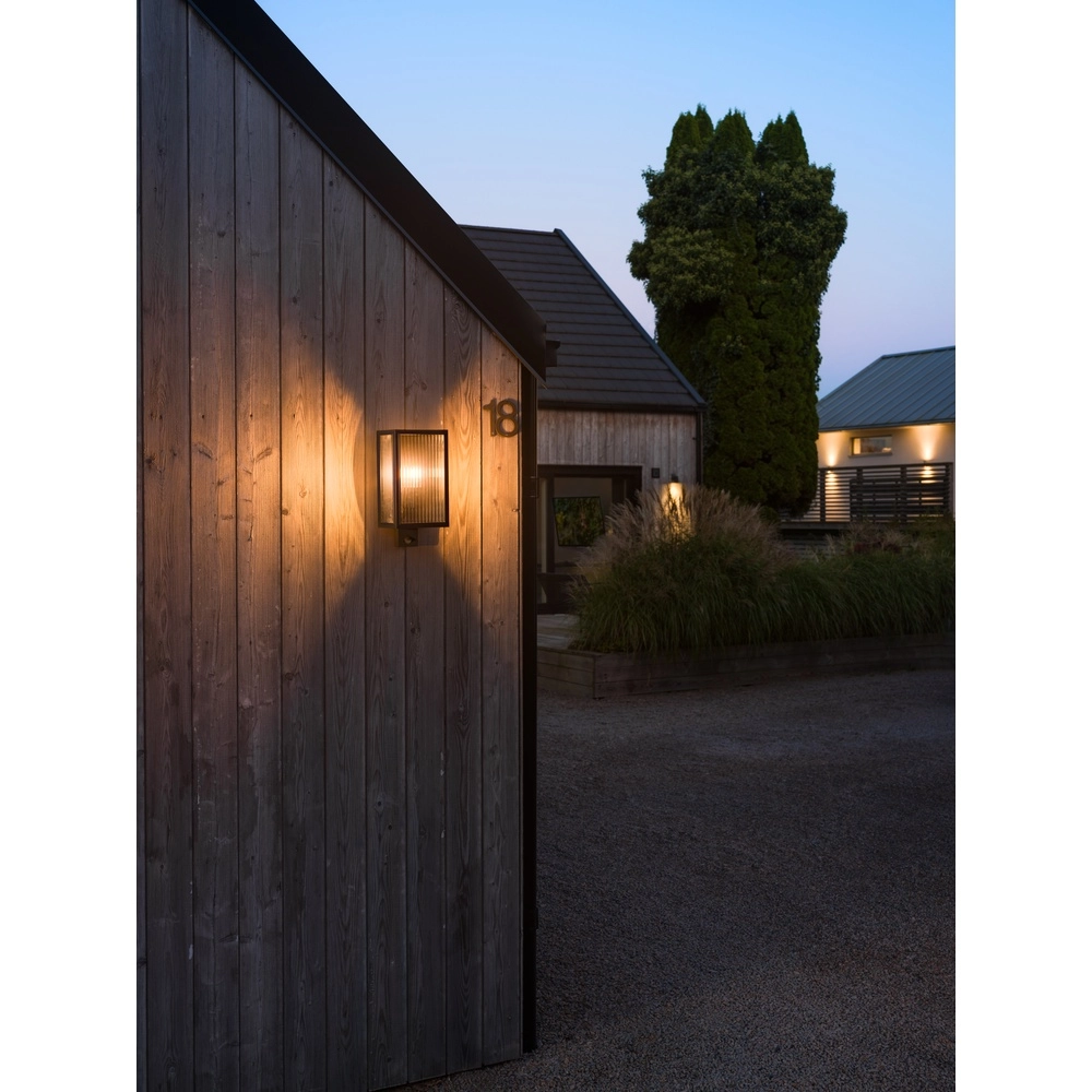 Lampe murale Carpi Noir avec verre nervuré et capteur KonstSmide 7318300030478