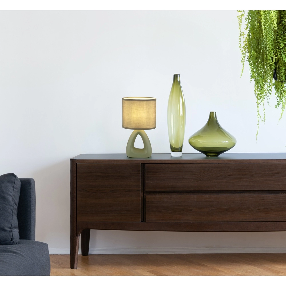 Lampe de table de conception Triangle Vert Globo 9007371481514