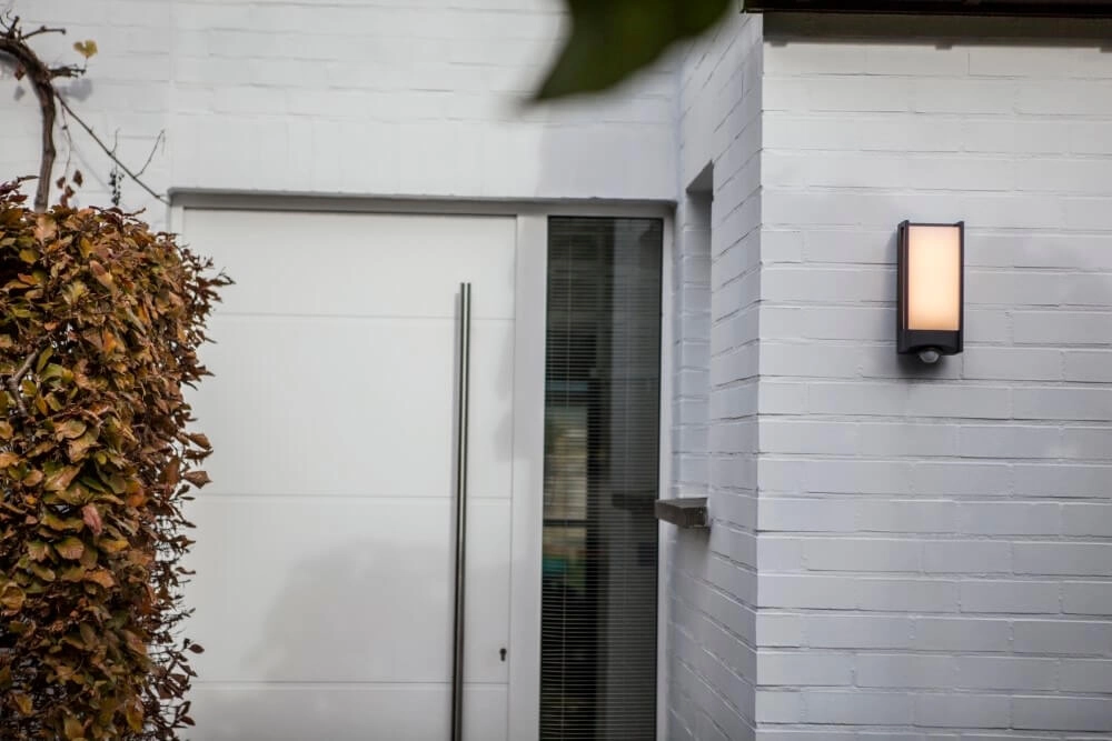 Applique anthracite Qubo avec capteur Lutec 6939412048307