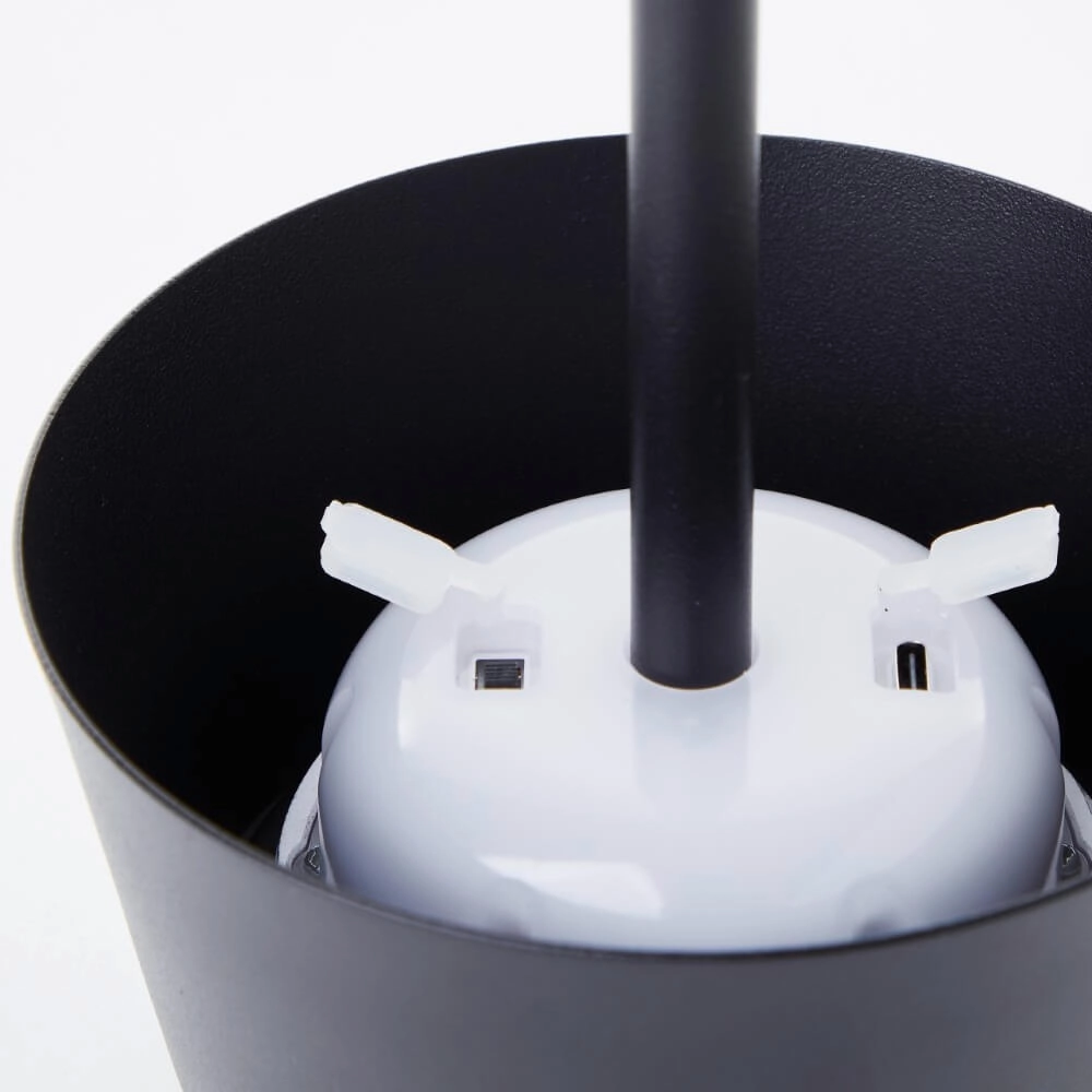 Lampe de table design noire Picco sur la batterie Brilliant 4004353437717