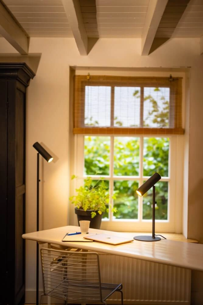 Lampe de bureau noire Nikki ETH 8720195302339