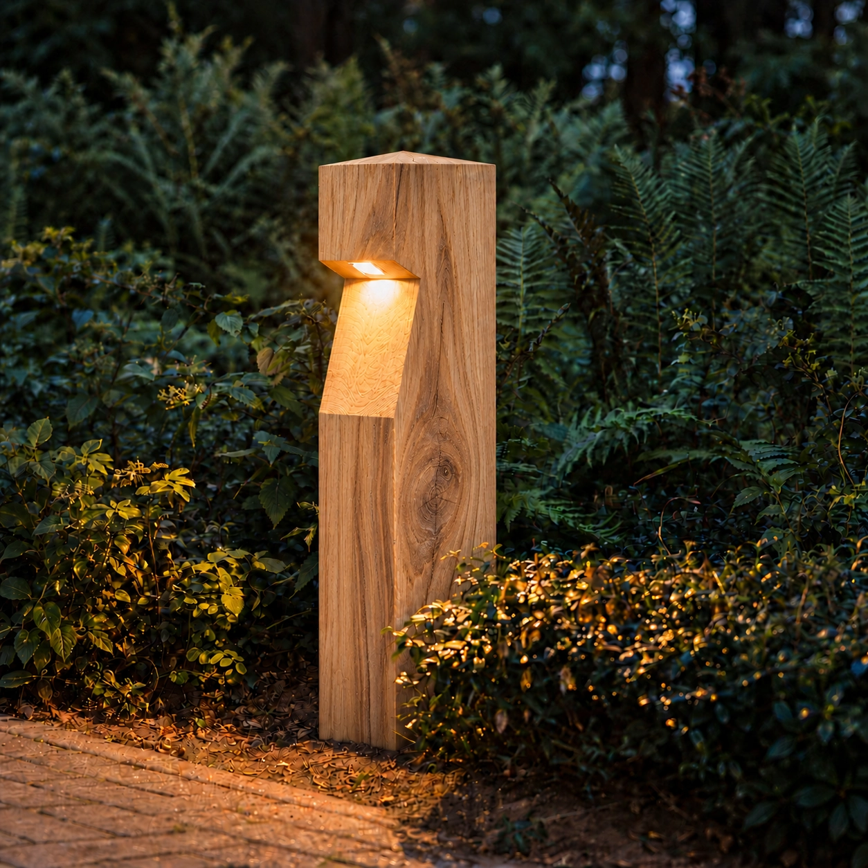 Éclairage de chemin en bois Eye 150 Marronnier rustique - 15x15x90 - 2700K