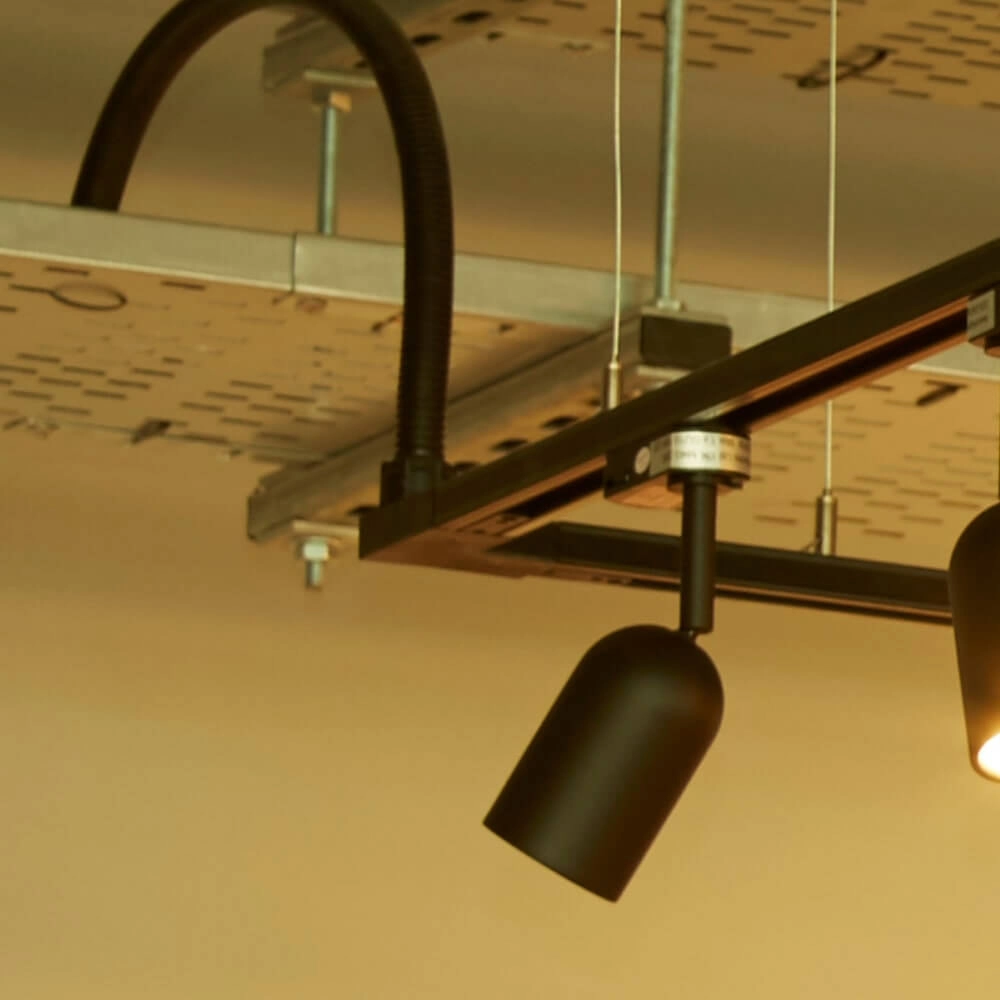 Connecteur en L TraQ blanc Lyora