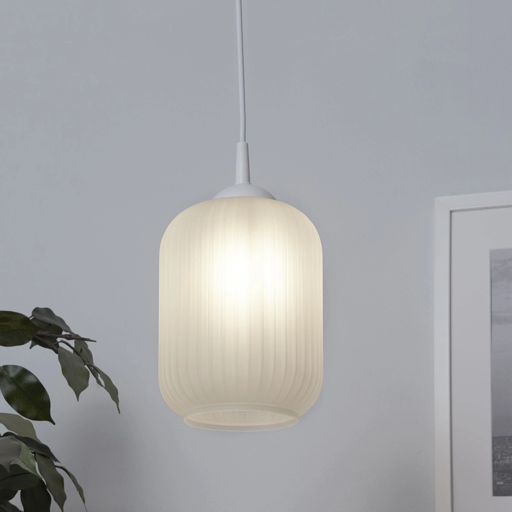 Suspension Pearl noir avec verre blanc Searchlight 5053423306582