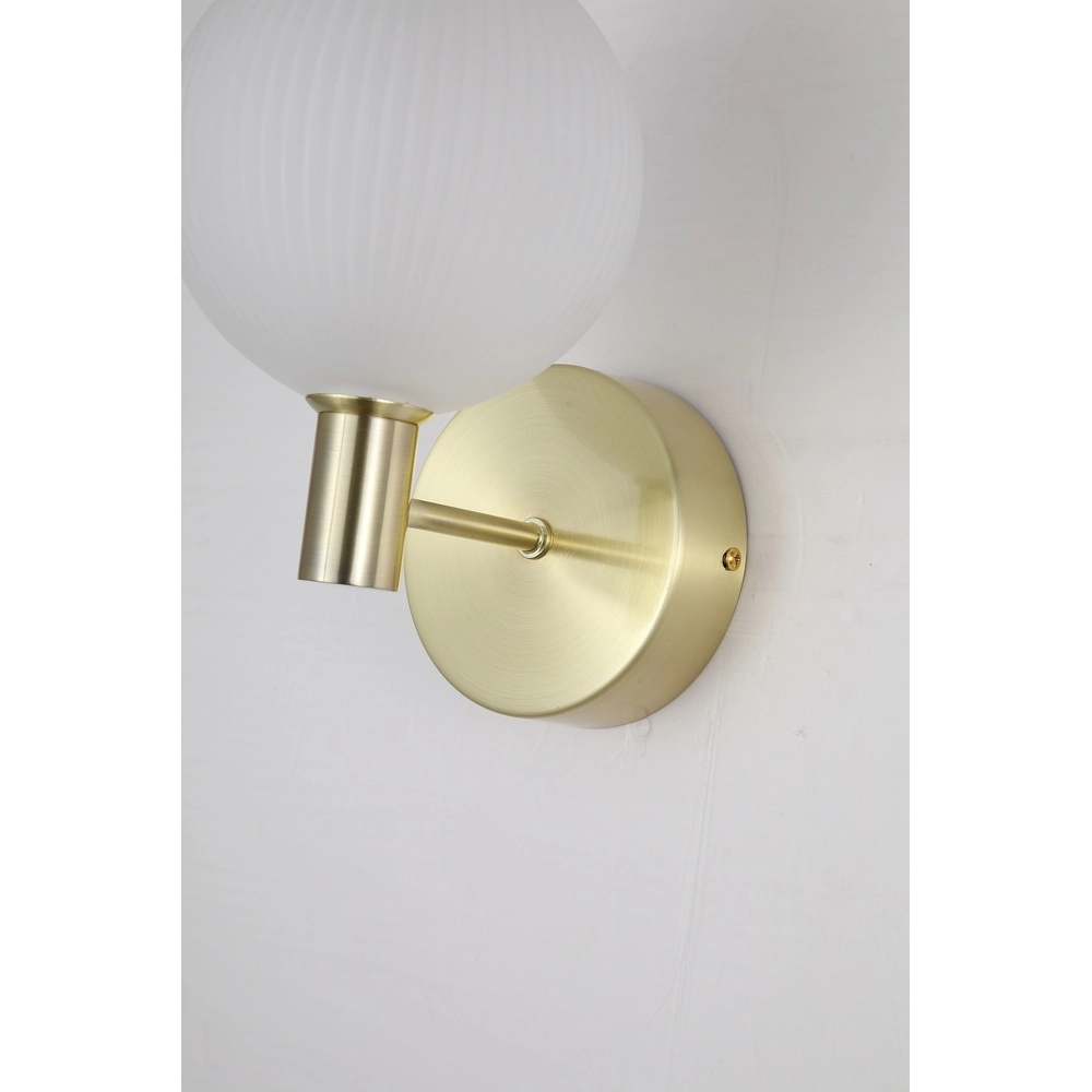Applique murale design Luminique Or avec verre blanc Searchlight 5053423297170