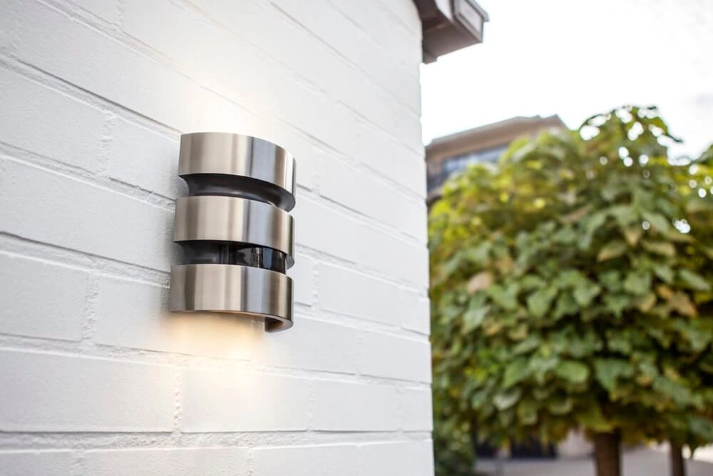 Applique en acier inoxydable Maya autour d'un design unique Lutec 6939412049052