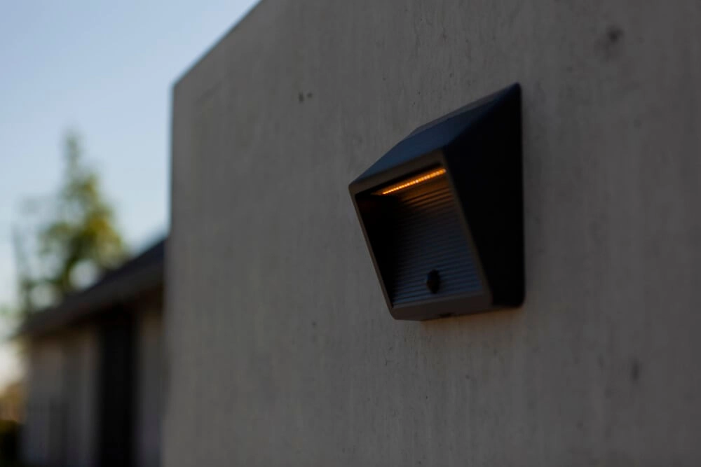 Applique solaire Linko conception anthracite Lutec 6939412015491