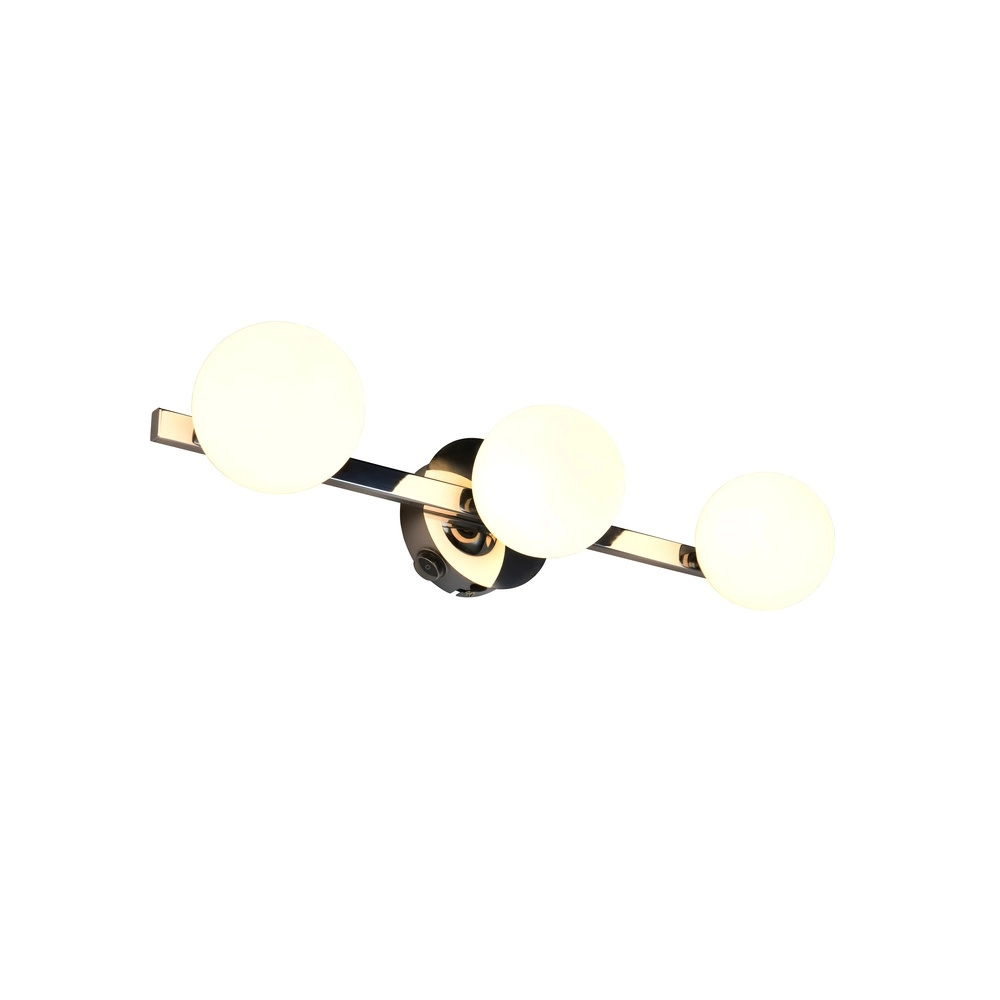 Lampe murale de conception Alfio Chrome à trois lumières avec verre blanc