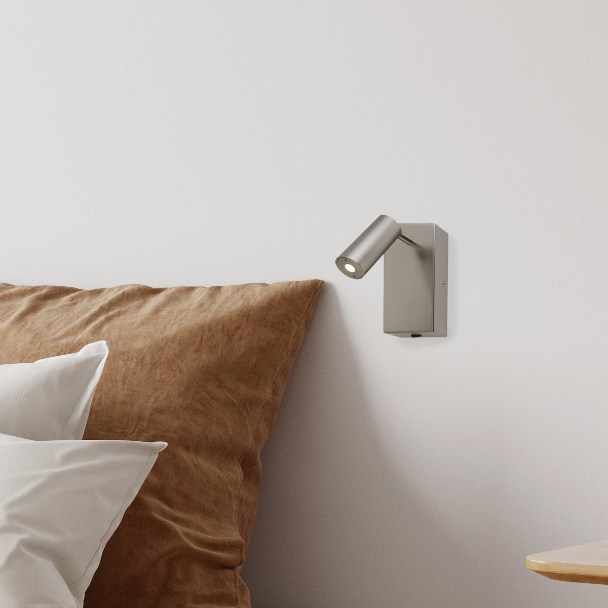 Lampe de chevet Victoria nickel avec connecteur Lyora 5053423308722
