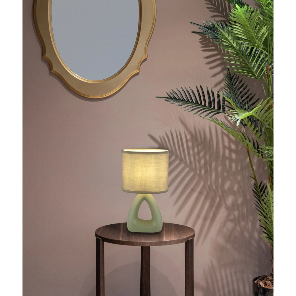 Lampe de table de conception Triangle Vert Globo 9007371481514
