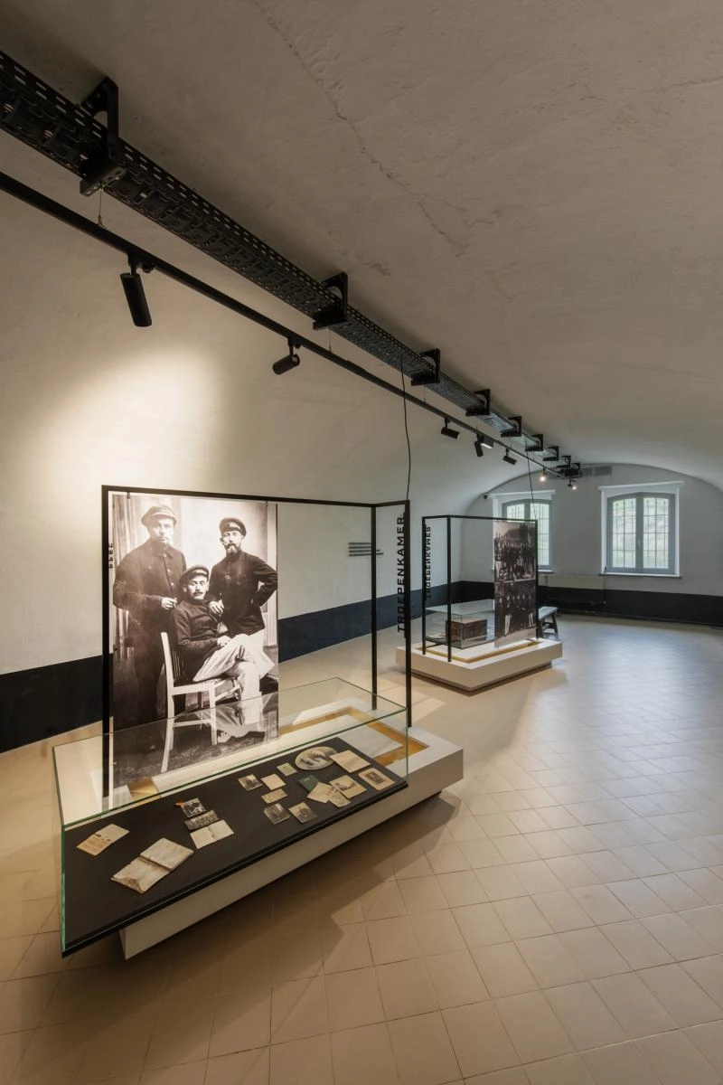 Railspot 3-phasé Numinos L noir 3000K - 24 deg SLV 4024163244244