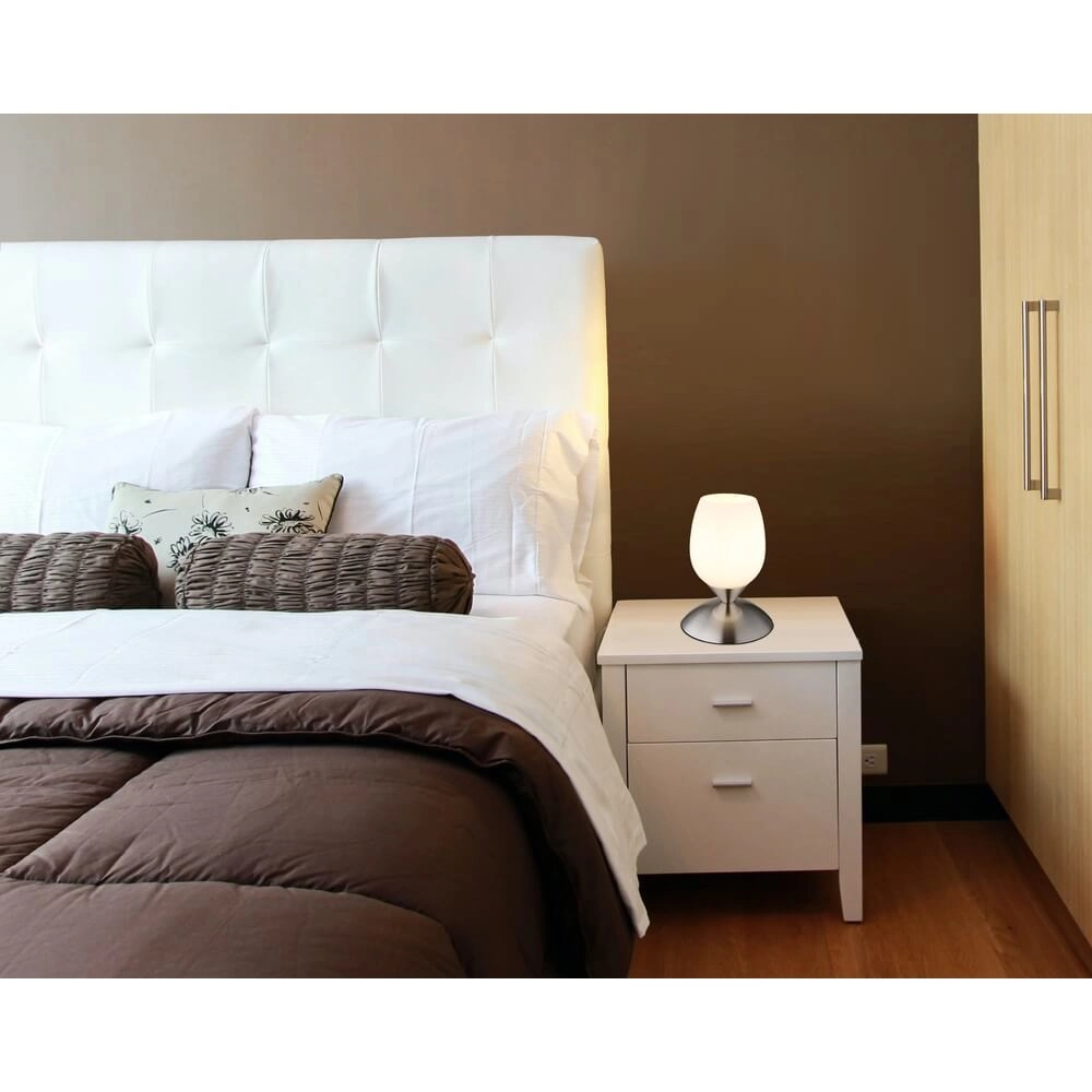 Lampe de table Kuwaita nickel avec verre blanc Globo 9007371446988