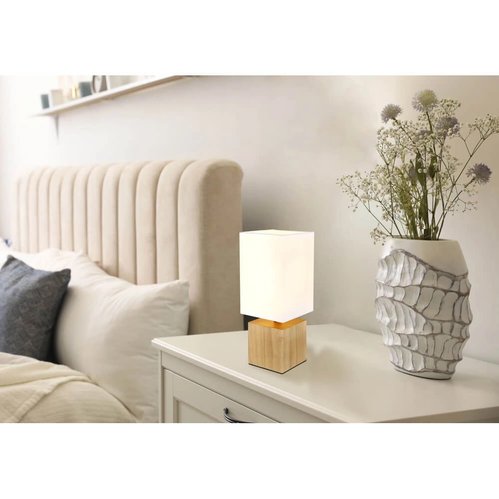 Lampe de table élégante Valentino Bois avec capot blanc Globo 9007371435364